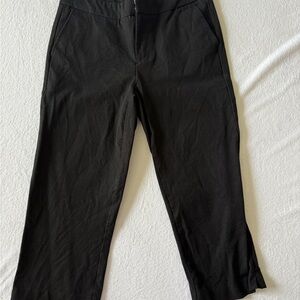 Cropped mid rise black pants size 4